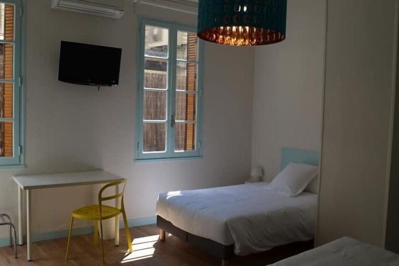 Номер Стандарт Трехместный, Hôtel Les Corps Saints