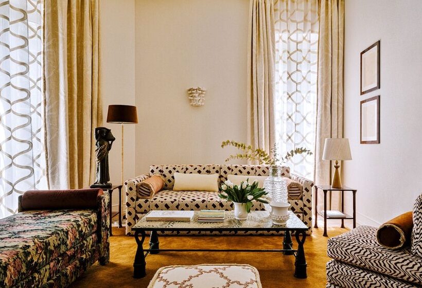 סוויטה, Saint James Paris   Relais & Chateaux