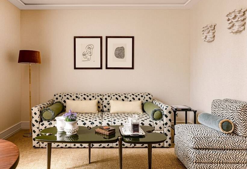 סוויטה, Saint James Paris   Relais & Chateaux