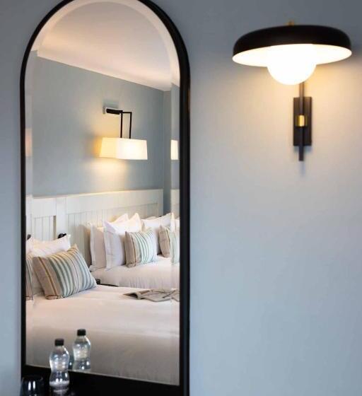 家庭间, The Relais Cooden Beach