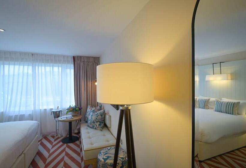 标准单人间, The Relais Cooden Beach