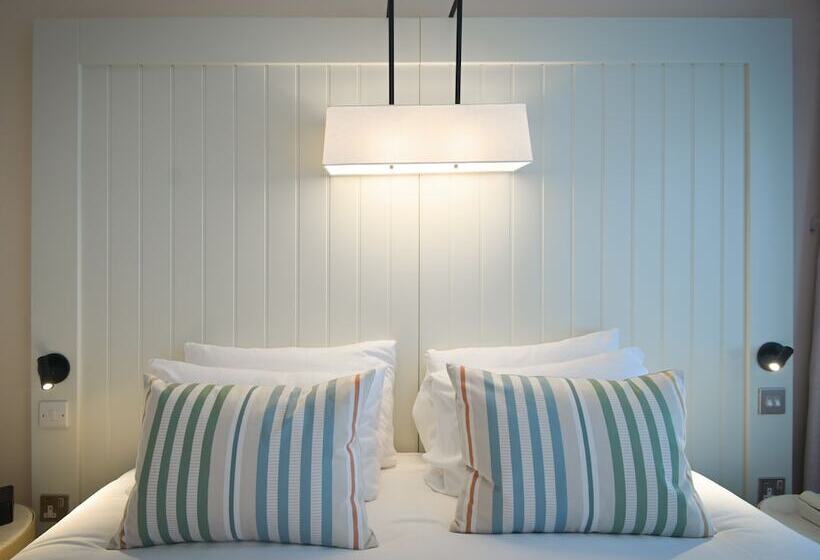 家庭间, The Relais Cooden Beach