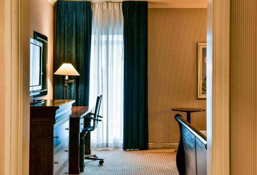 Номер Классика Кровать Кинг, Sheraton Skyline Hotel London Heathrow