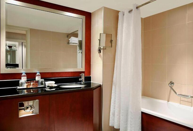 Классический Номер, Sheraton Skyline Hotel London Heathrow