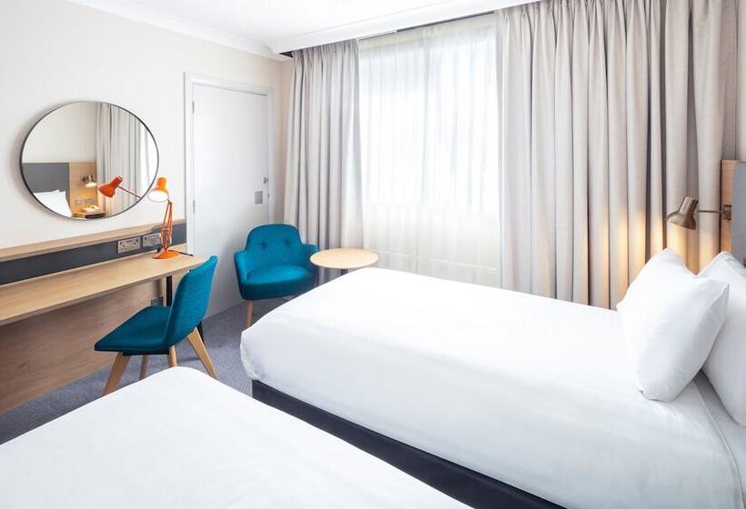 Номер Стандарт, Holiday Inn High Wycombe M40, Jct.4, An Ihg