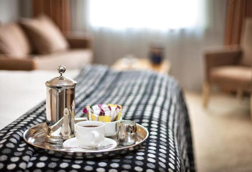 Номер Стандарт Вид на Реку, Mercure London Stainesuponthames