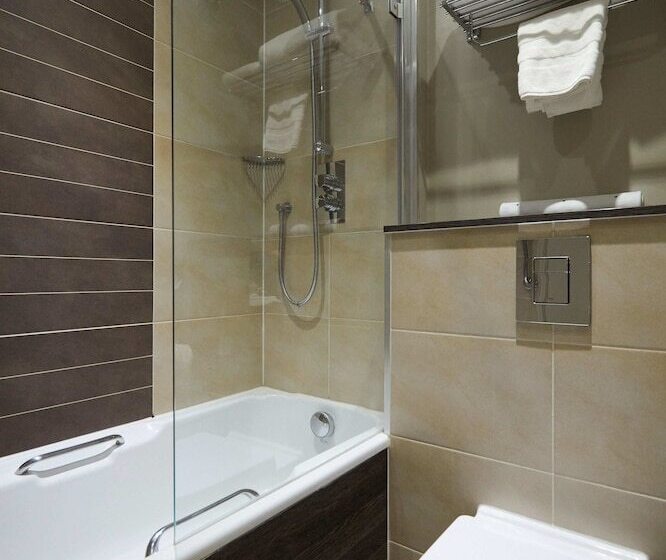 Quarto Estandar, Mercure Milton Keynes