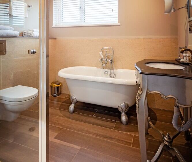 Quarto Prestige, Mercure Milton Keynes