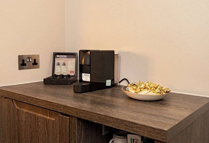 Номер Престиж, Mercure Milton Keynes