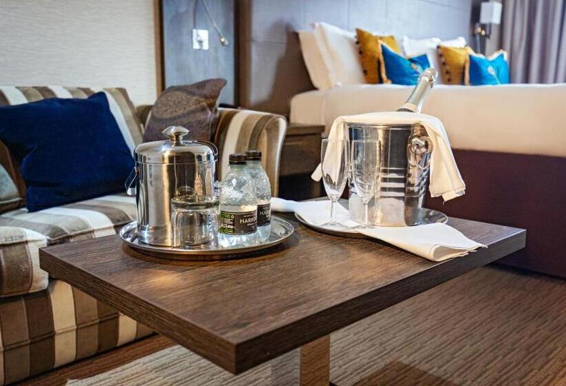 Quarto Prestige, Mercure Milton Keynes