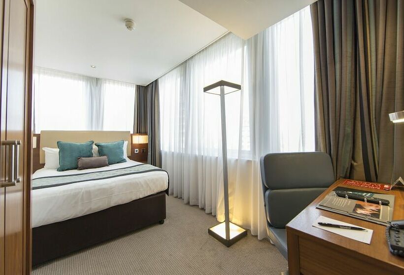 Номер Стандарт, Thistle London Trafalgar Square