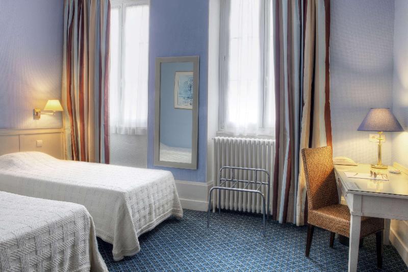Номер Стандарт, Thistle London Trafalgar Square