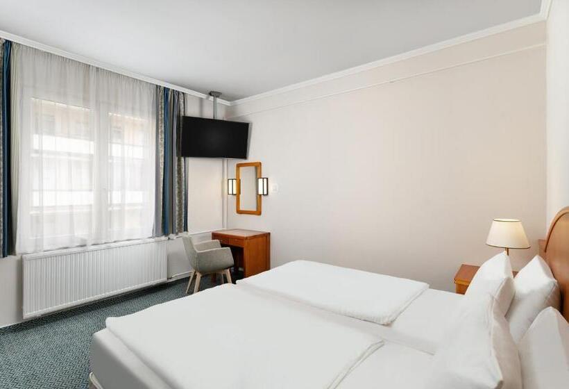 Полулюкс, Danubius Hotel Raba