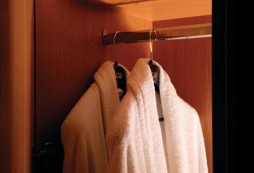 Трехместный Номер Superior, Divani Palace Larissa