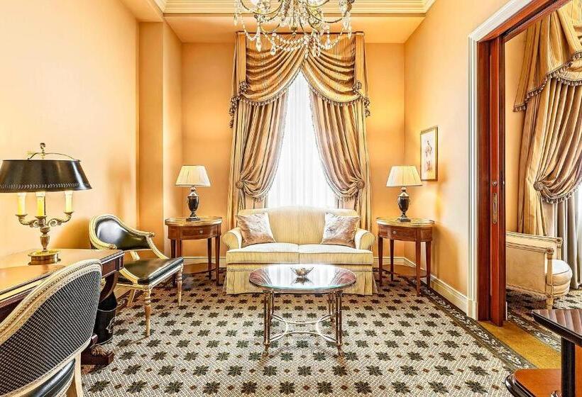 Deluxe Suite King Bed, Grande Bretagne, A Luxury Collection Hotel, Athens