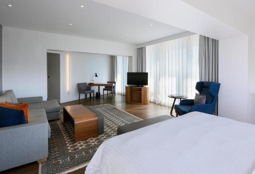 シティビュージュニアスイート, Makedonia Palace