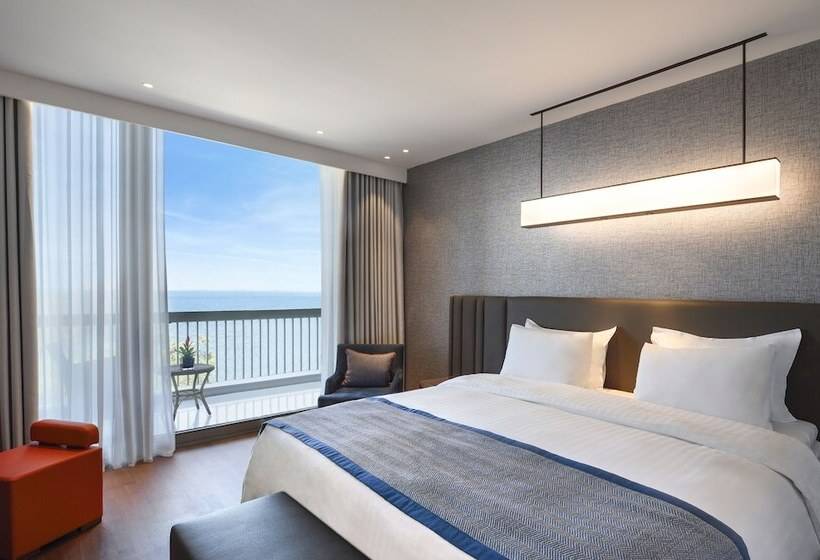 オーシャンビューデラックススイート, Makedonia Palace