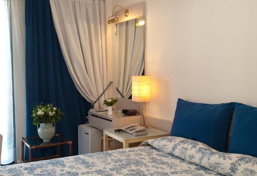 Номер Стандарт, The Park Hotel Piraeus