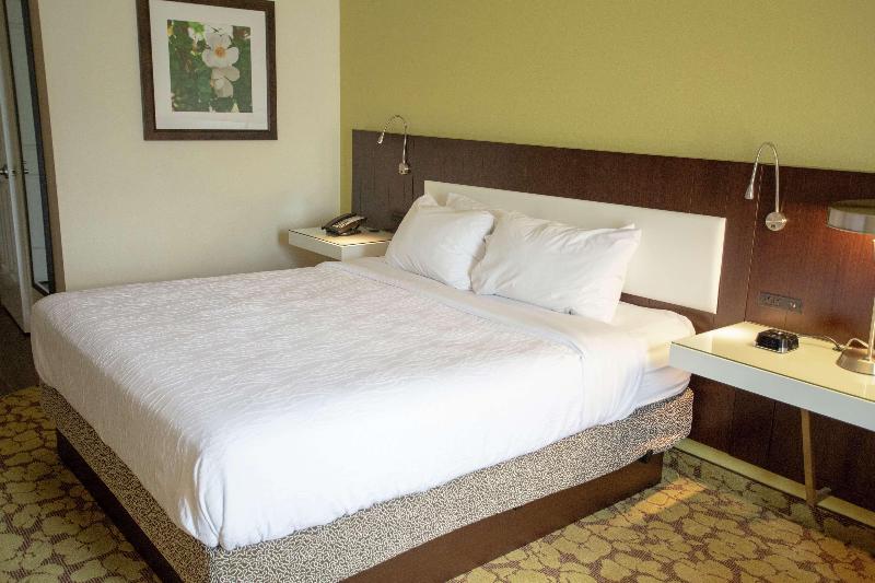 اتاق لوکس با چشم‌انداز دریا, Grand Hotel Baia Verde