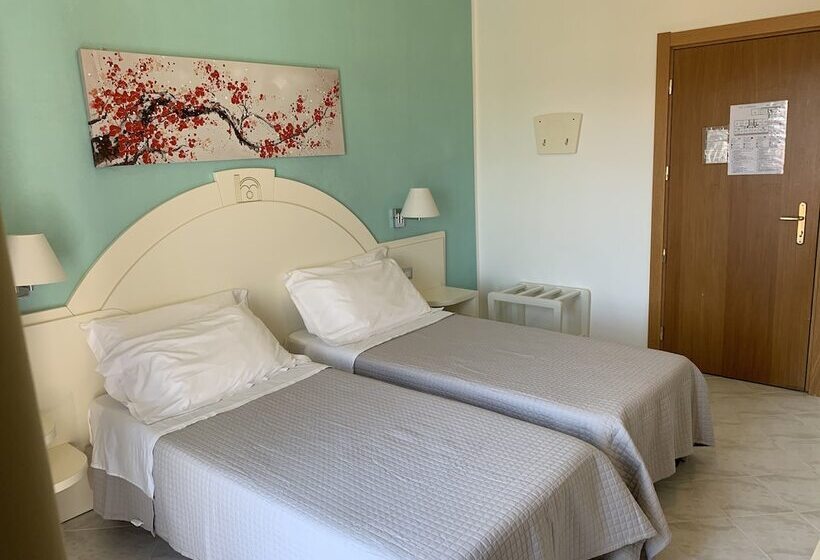 Номер Стандарт с Балконом, La Margherita & Spa