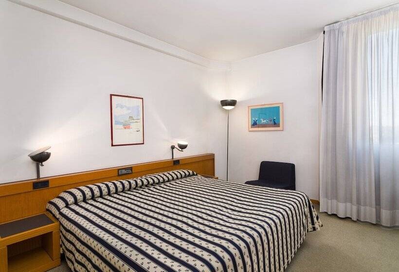 اتاق استاندارد سه نفره, Grand Hotel Tiziano E Dei Congressi