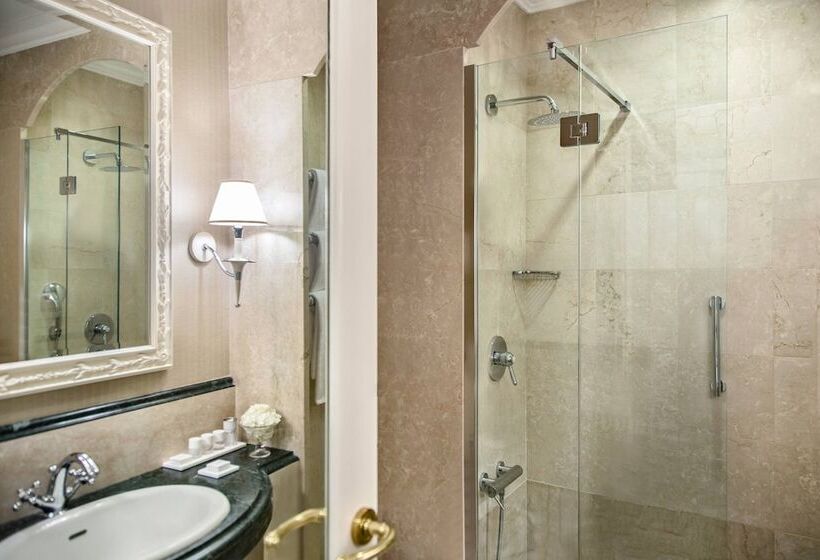 חדר דלוקס, Rome Marriott Grand Hotel Flora