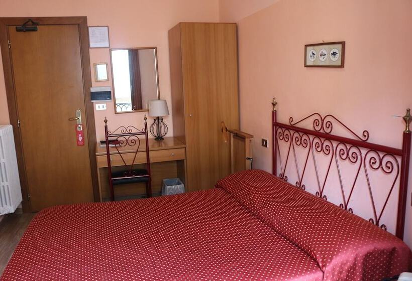 اتاق استاندارد یک نفره, Italia