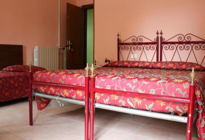 اتاق استاندارد سه نفره, Italia