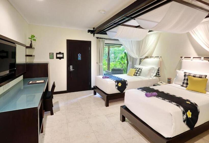 Bungalow Deluxe, Legian Beach