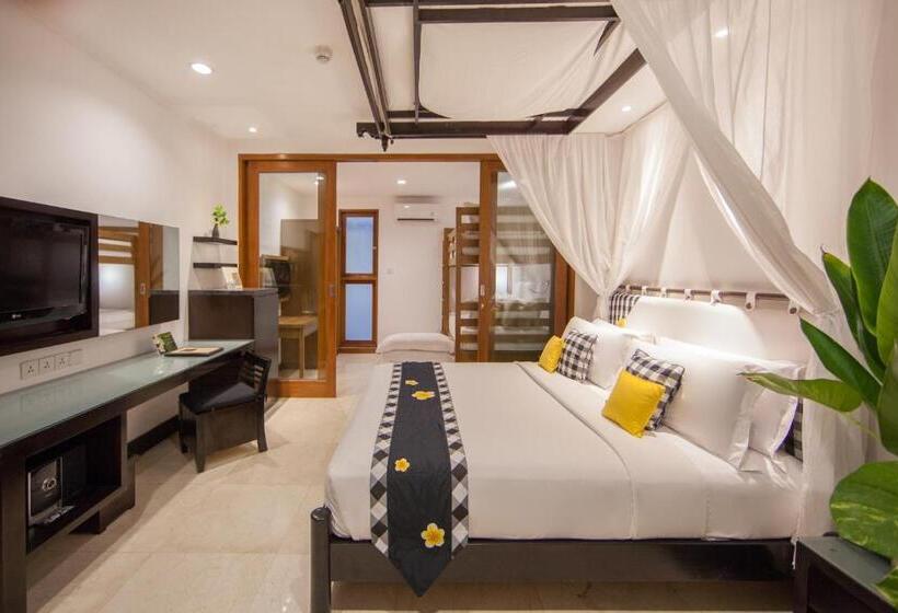Семейный Номер, Legian Beach