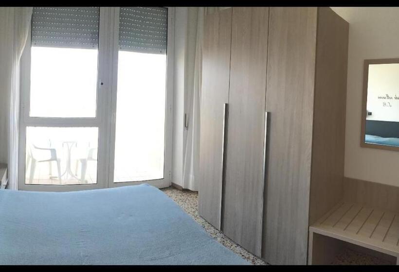 اتاق استاندارد سه نفره, Mareblu