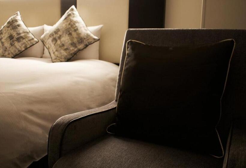 Quarto Estandar, Cross Hotel Osaka