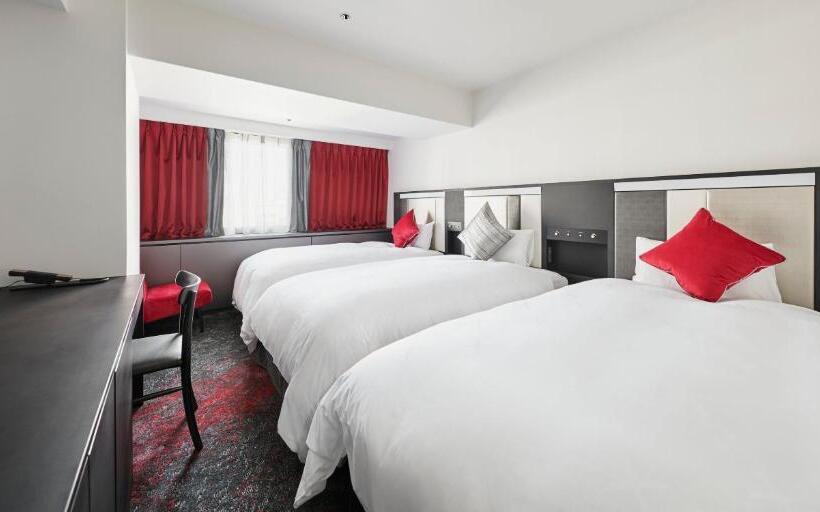 Quarto Triplo Estandar, Cross Hotel Osaka