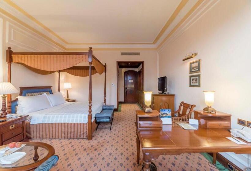 Номер Премиум, The Oberoi Grand Kolkata