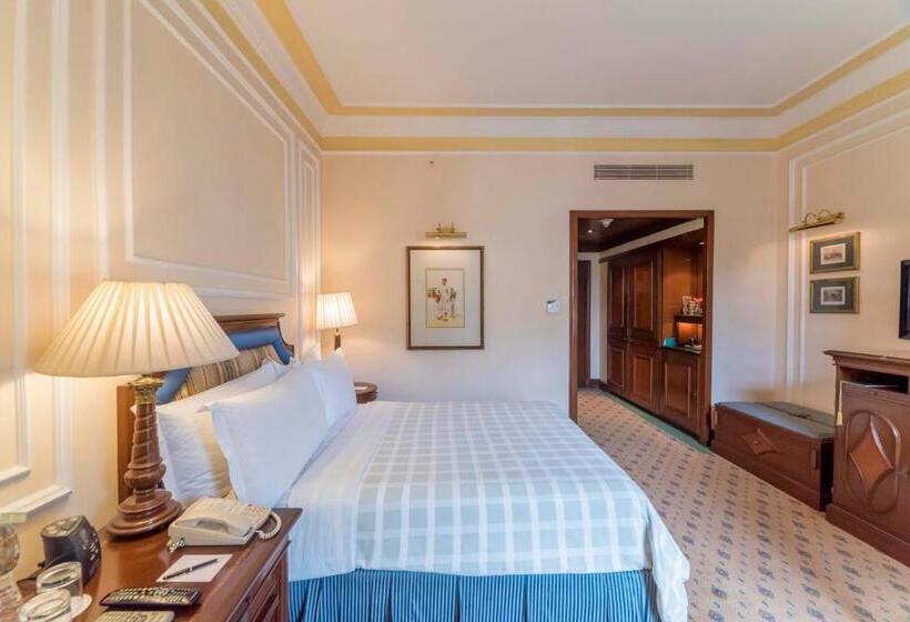 バルコニー付プレミアムルーム, The Oberoi Grand Kolkata