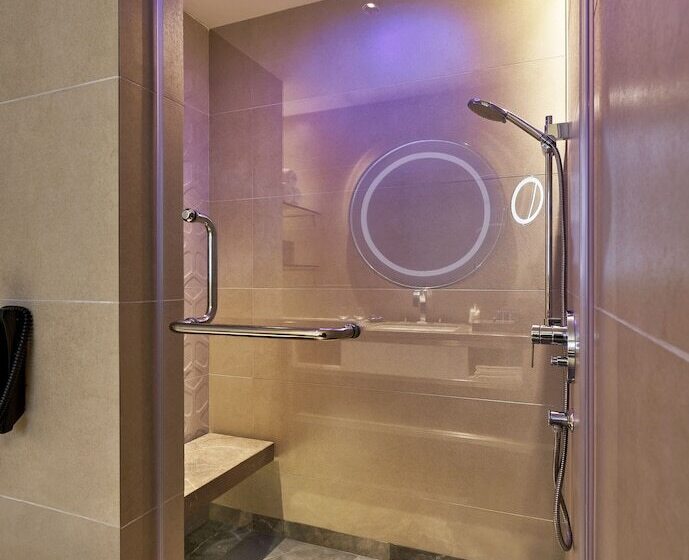 Quarto Superior, Vivanta Bengaluru Residency Road