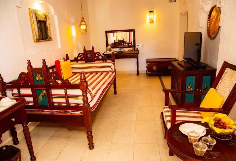 سوییت جونیور, Serena Beach Resort & Spa