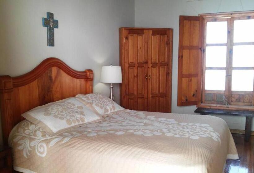 Quarto Estandar, Santa Clara