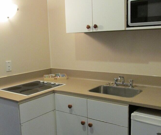 Студио Стандарт Кровать Кинг, 136 On Bealey  Motel
