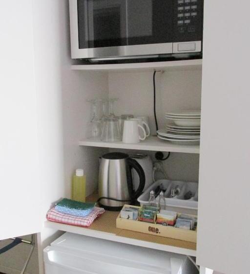 Студия Стандарт, 136 On Bealey  Motel