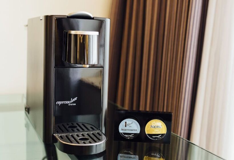 스탠다드 룸 더블 침대 도시 전망, Crowne Plaza Auckland, An Ihg