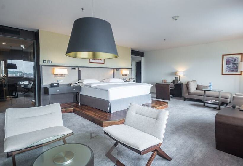اتاق رویال, Transcorp Hilton Abuja