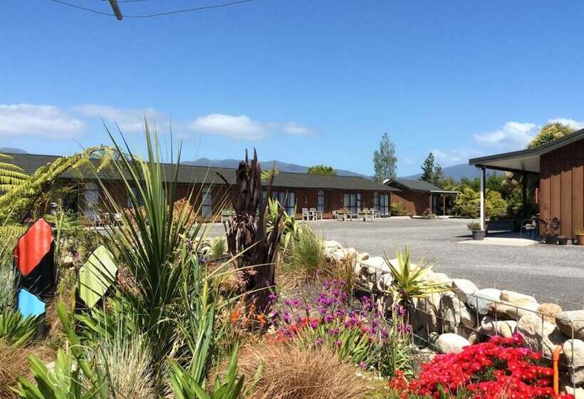 Студия Стандарт, Buller Bridge Motel