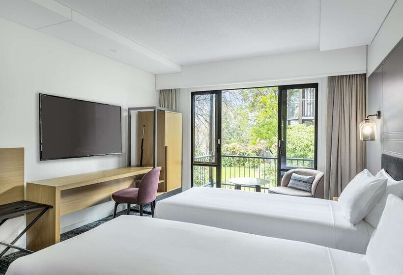 발코니 디럭스 룸, Chateau On The Park  Christchurch, A Doubletree By Hilton