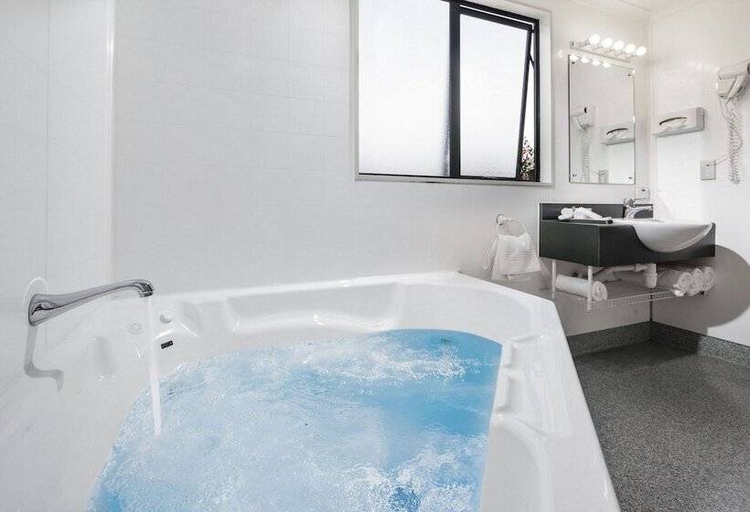 Студия Премиум, Fairley Motor Lodge