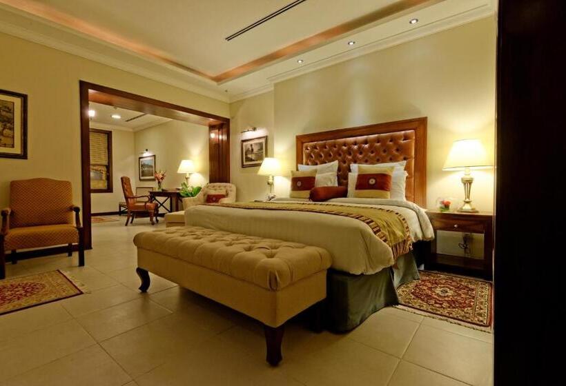 اتاق اجرایی با تخت بزرگ, Faletti S Hotel Lahore