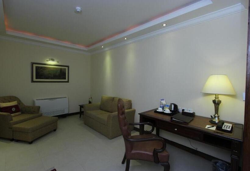 سوییت جونیور, Faletti S Hotel Lahore