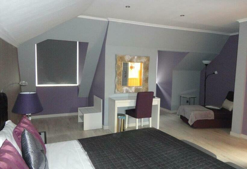 اتاق سوپریور با چشم‌انداز شهر, Grande Pensao Residencial Alcobia