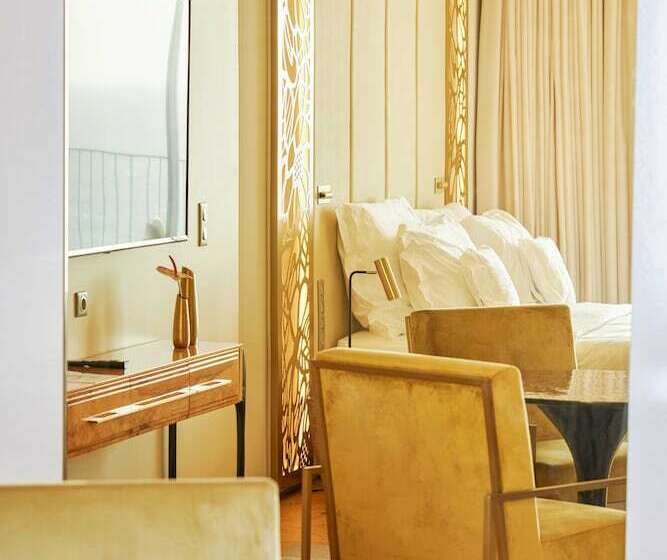 스탠다드 룸 바다 전망, Savoy Palace, The Leading Hotels of The World Savoy Signature