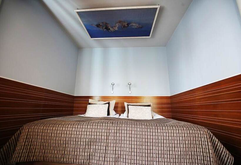 Люкс, Boutique Hotel Yöpuu